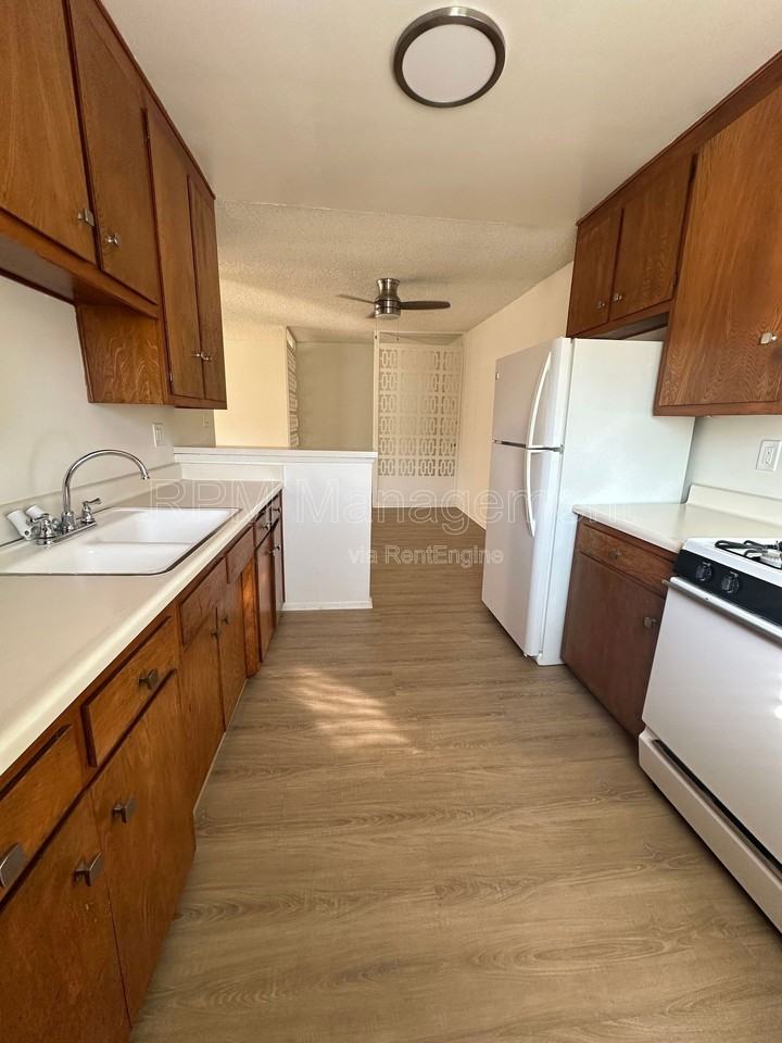 4350 Troost Ave #9 - Photo 7 of 13