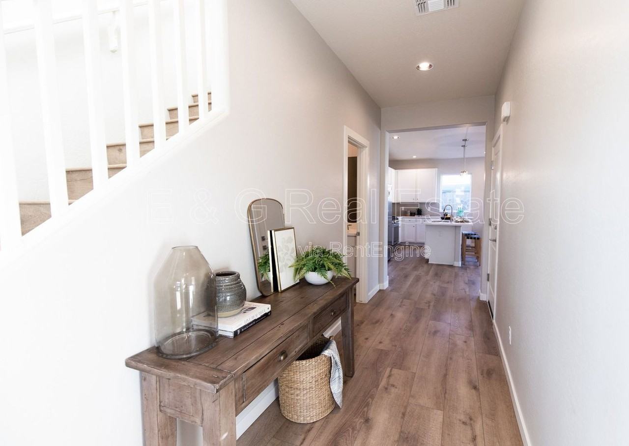 3726 E Flower St - Photo 3 of 20