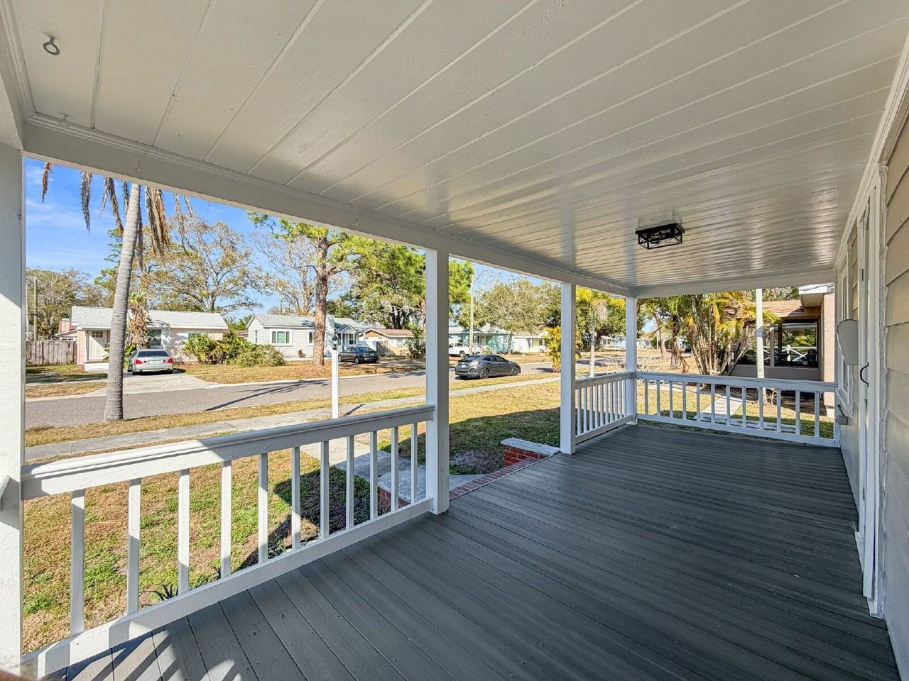 768 49th Ave N - Photo 2 of 29