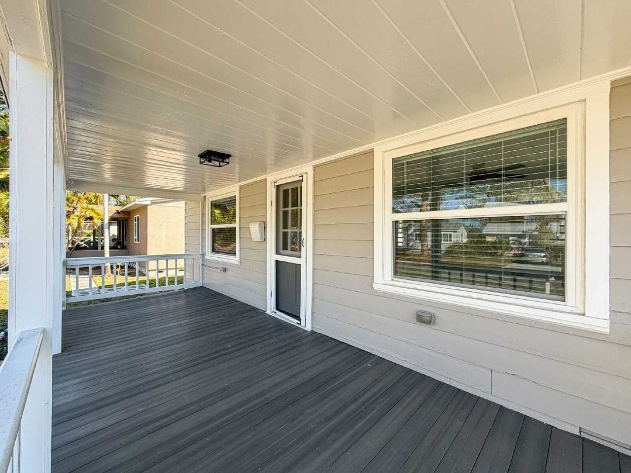 768 49th Ave N - Photo 7 of 29