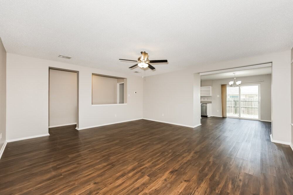 249 Heritage Dr - Photo 4 of 16