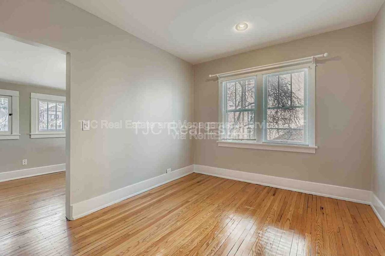 769 Monroe St - Photo 7 of 12