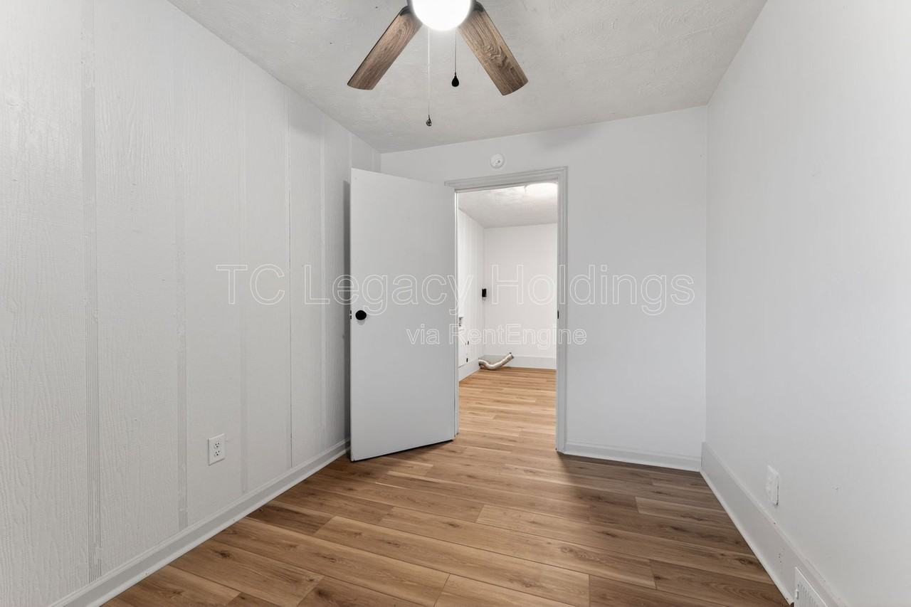 301 Chew St - Photo 6 of 32