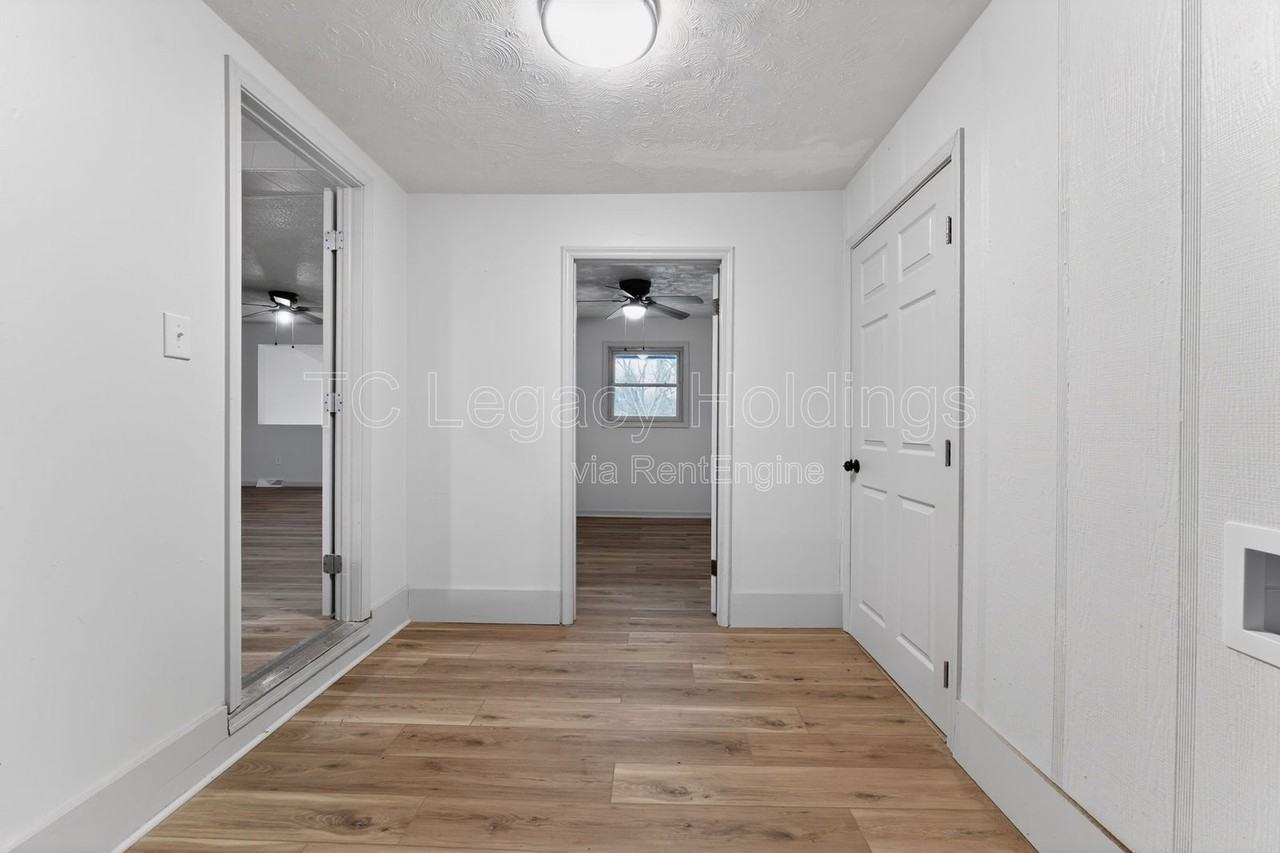 301 Chew St - Photo 7 of 32