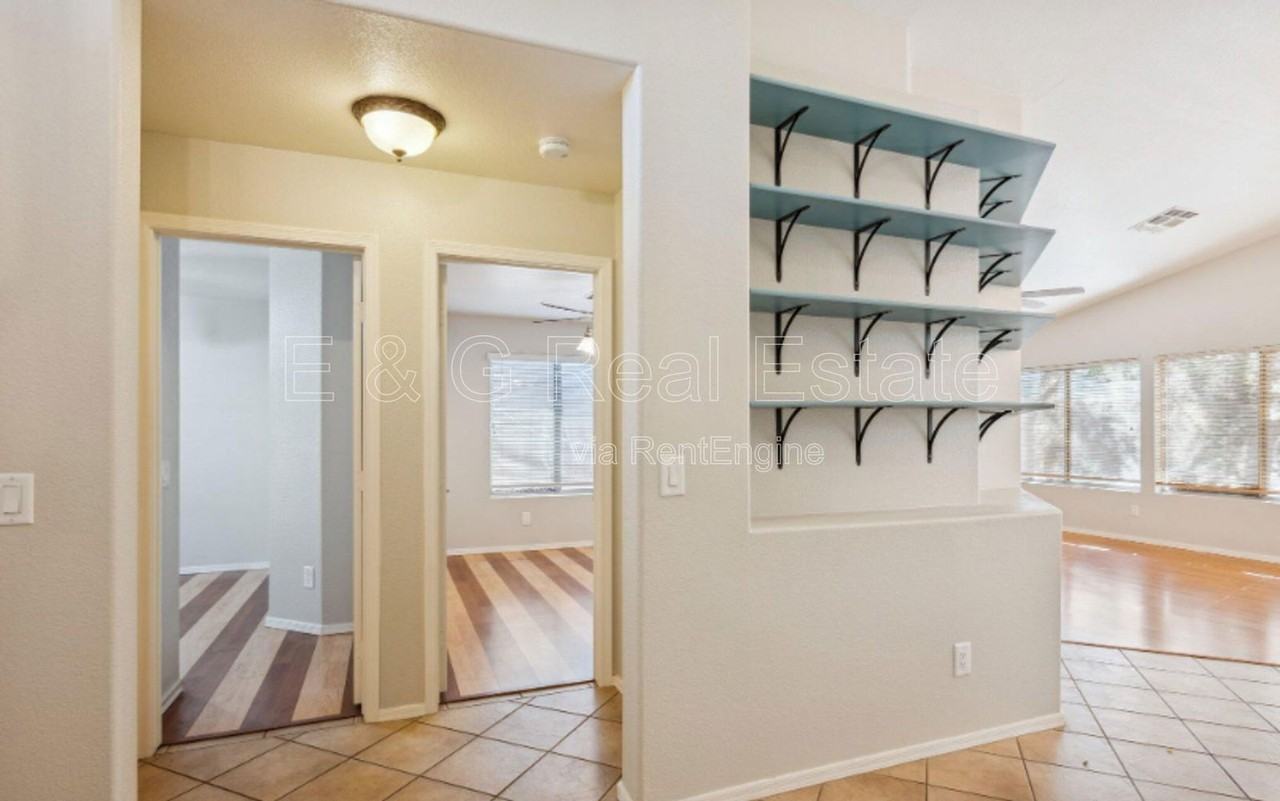 309 E Mesquite St - Photo 5 of 32