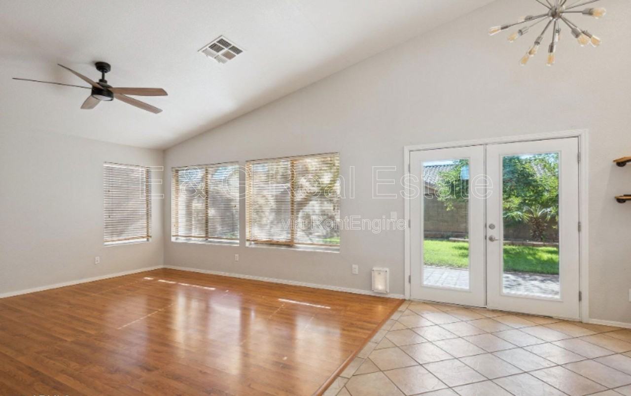 309 E Mesquite St - Photo 7 of 32