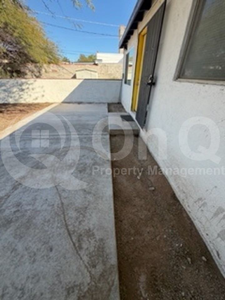 1721 E Blacklidge Dr #2 - Photo 5 of 12