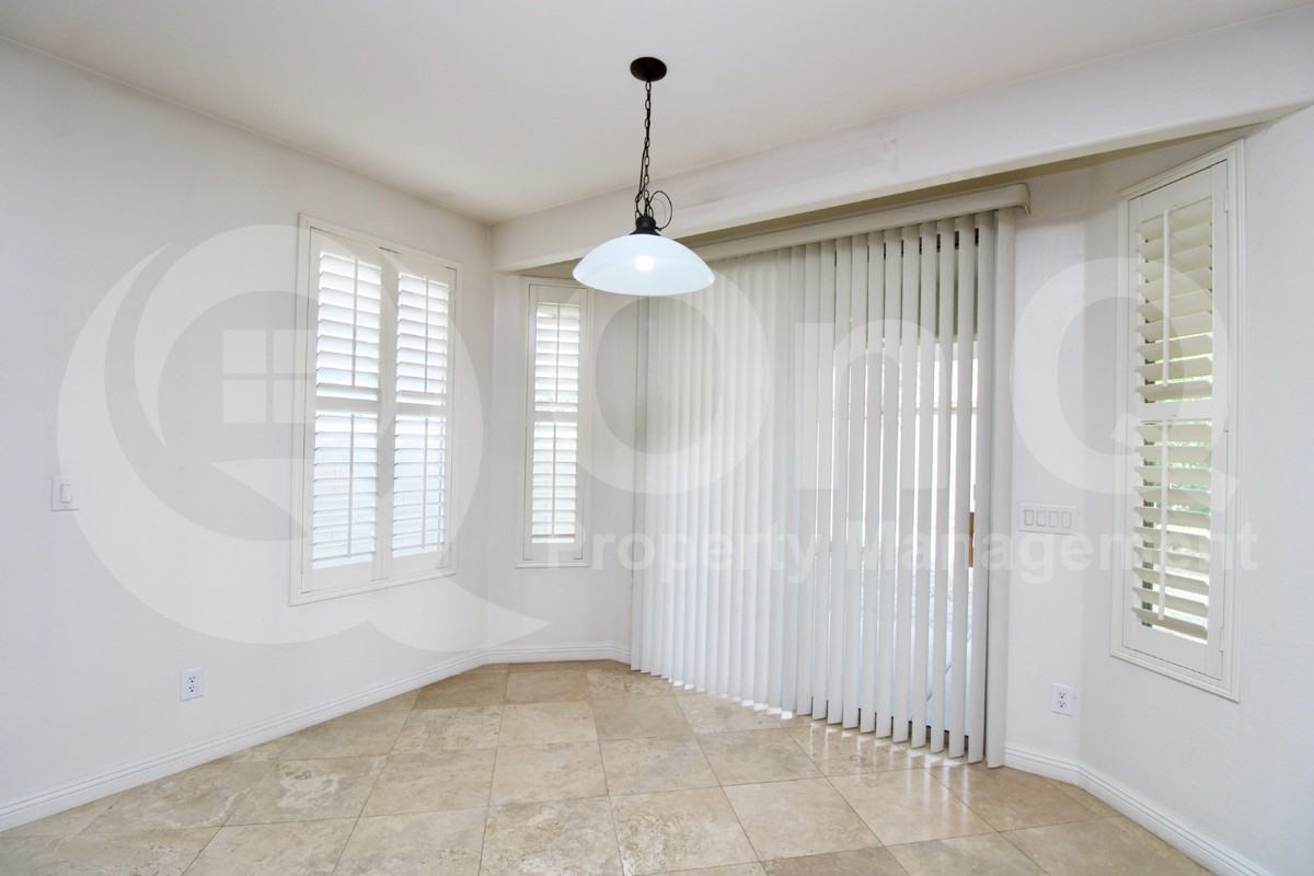 321 N Cottonwood St - Photo 5 of 25