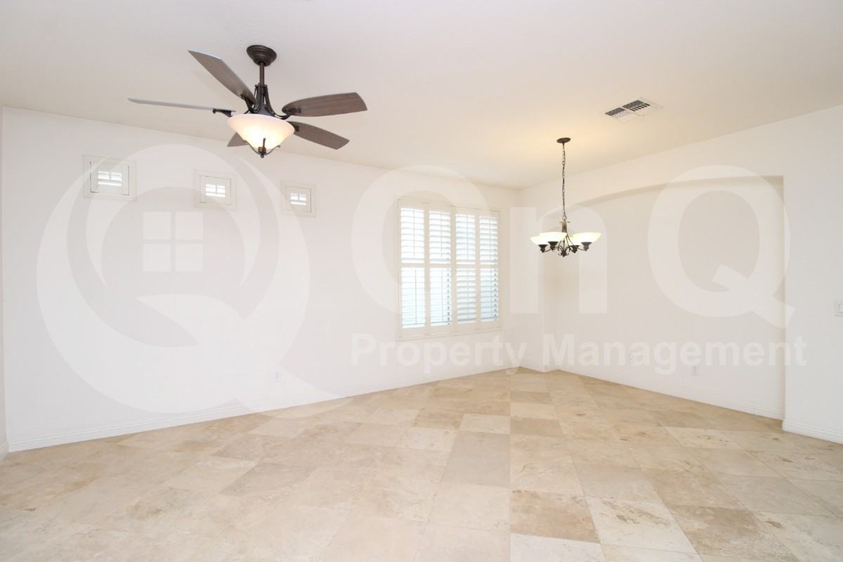 321 N Cottonwood St - Photo 6 of 25