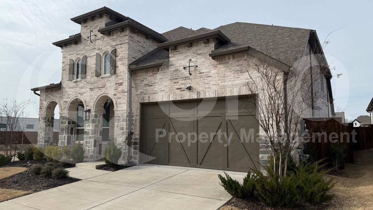 2302 Moonstruck Pl - Photo 4 of 35