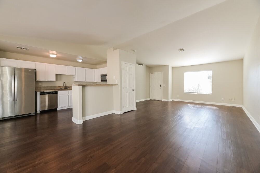 4030 W Red Coach Ave - Photo 6 of 16