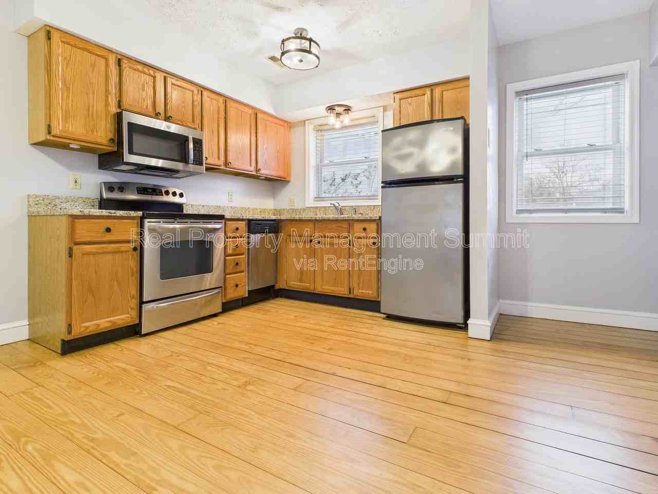 10 Fayette St - Photo 4 of 12