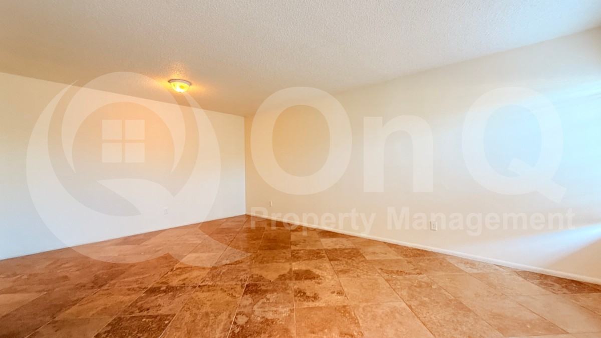 2664 N 43rd Ave #C - Photo 5 of 21