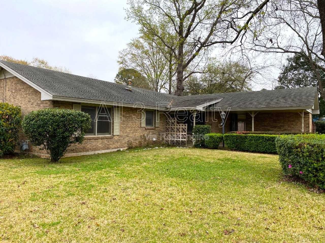 761 Forestdale Dr - Photo 2 of 11