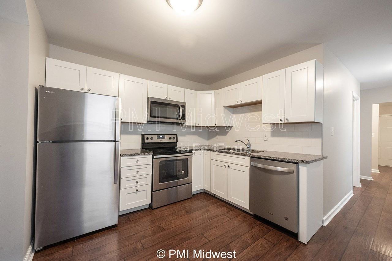 1437 S East St - Photo 7 of 30