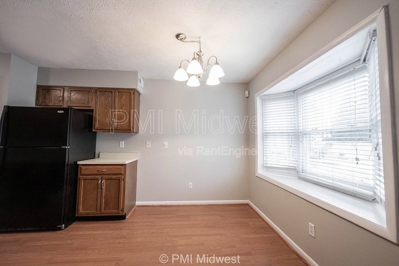 5611 N Rural St - Photo 4 of 25