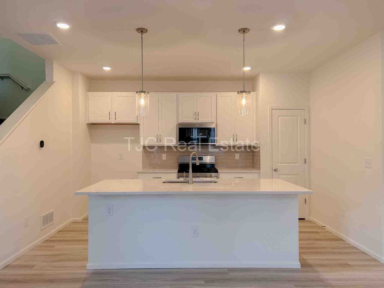 6278 N Nepal Ct - Photo 2 of 16