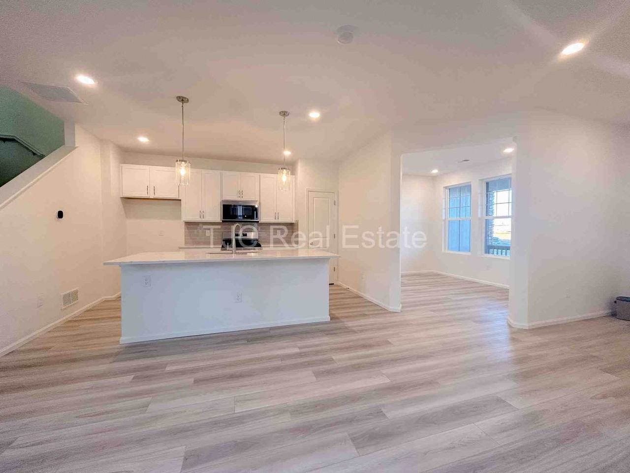 6278 N Nepal Ct - Photo 4 of 16