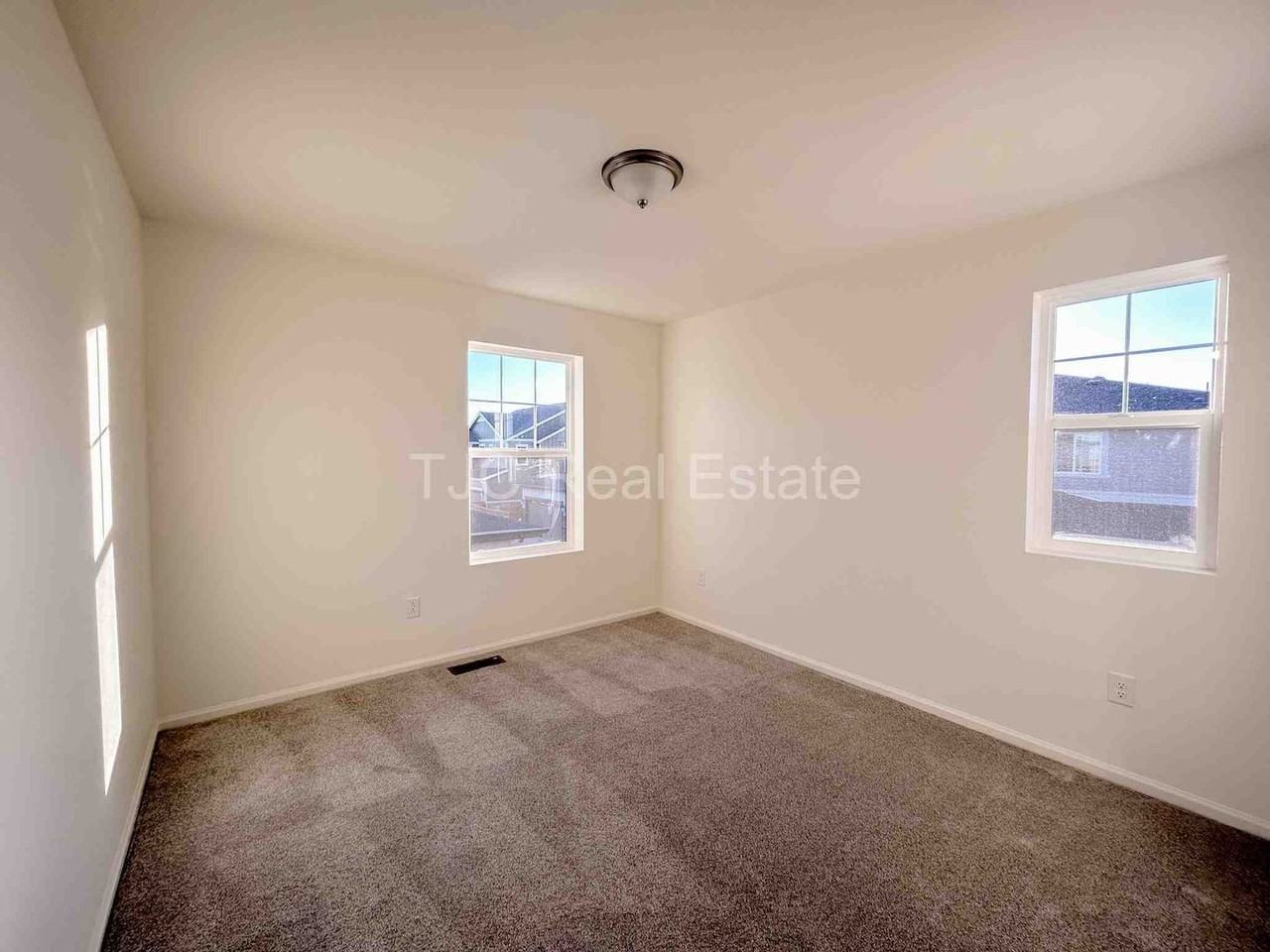 6278 N Nepal Ct - Photo 6 of 16