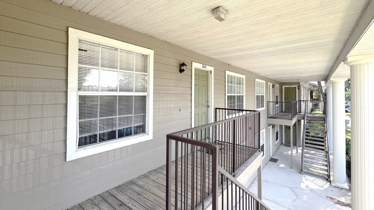 164 Reserve Cir #1 - Photo 4 of 11