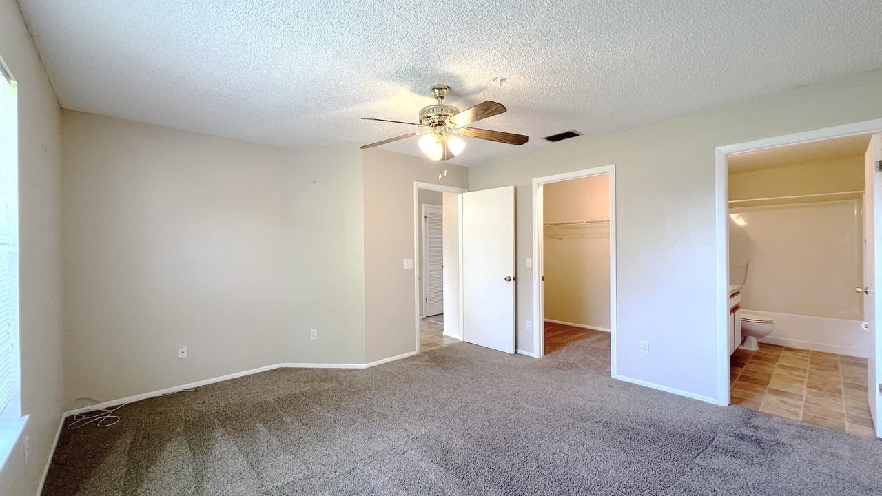 164 Reserve Cir #1 - Photo 4 of 11