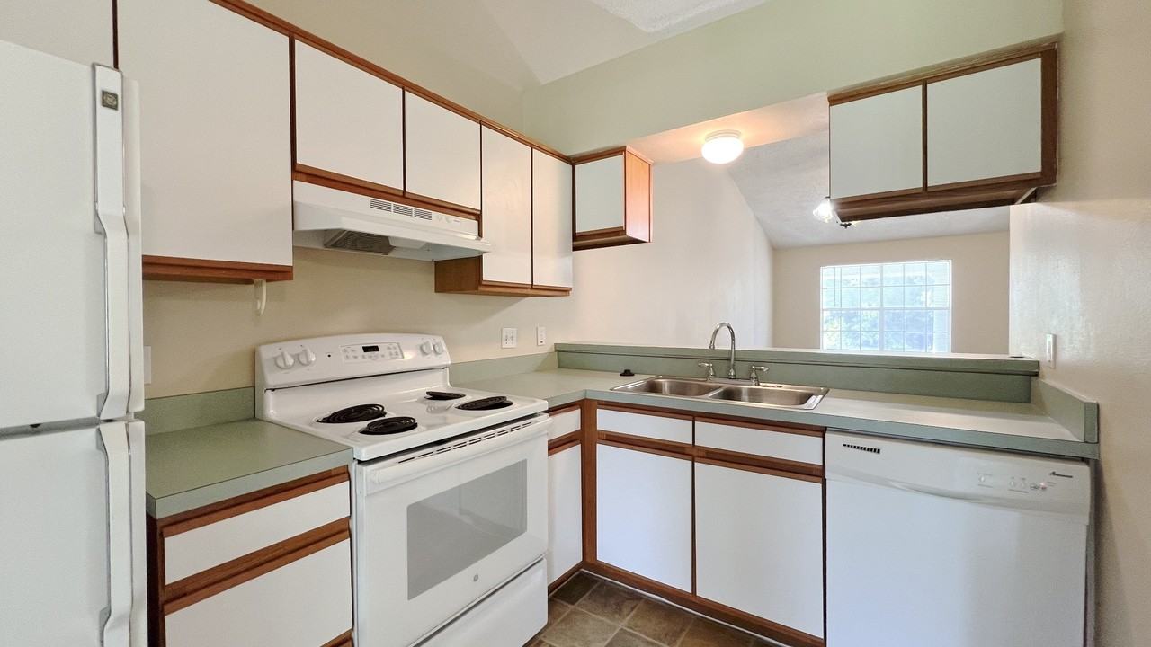 164 Reserve Cir #1 - Photo 3 of 11