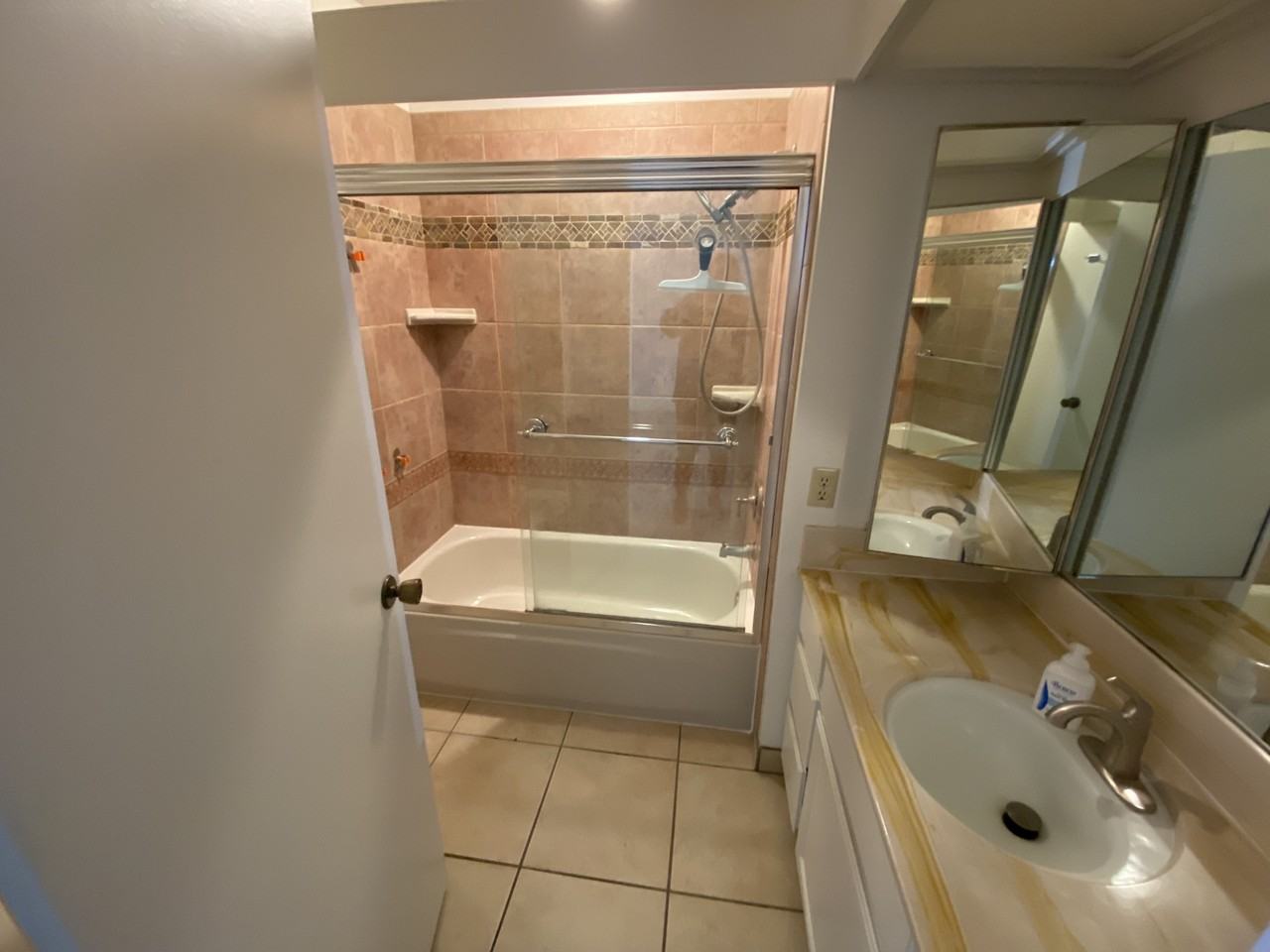 4060 S St #C - Photo 3 of 18