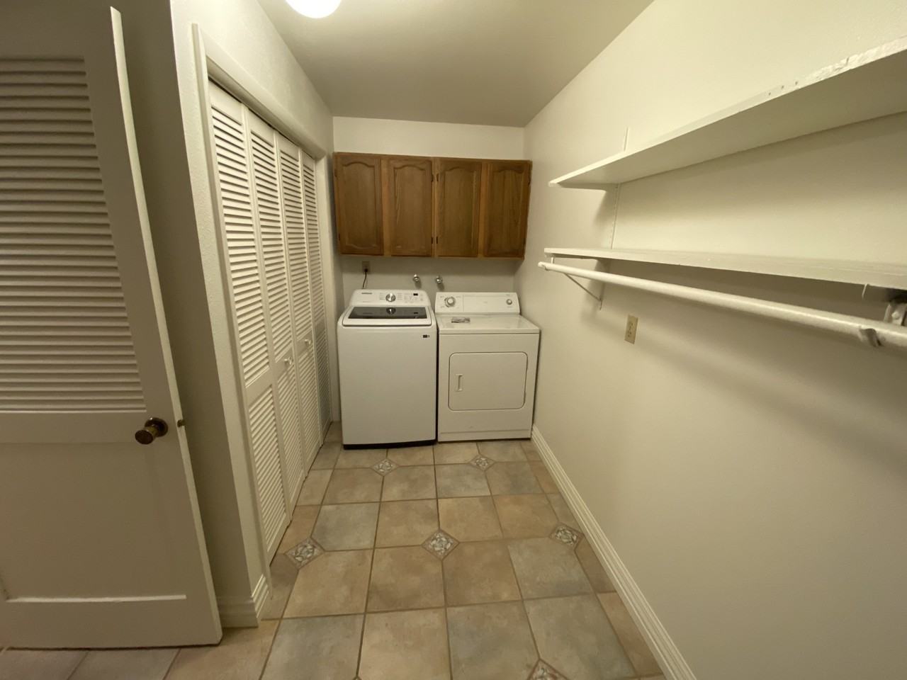 4060 S St #C - Photo 4 of 18