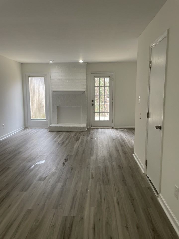 6909 Glendower Rd #B - Photo 3 of 32