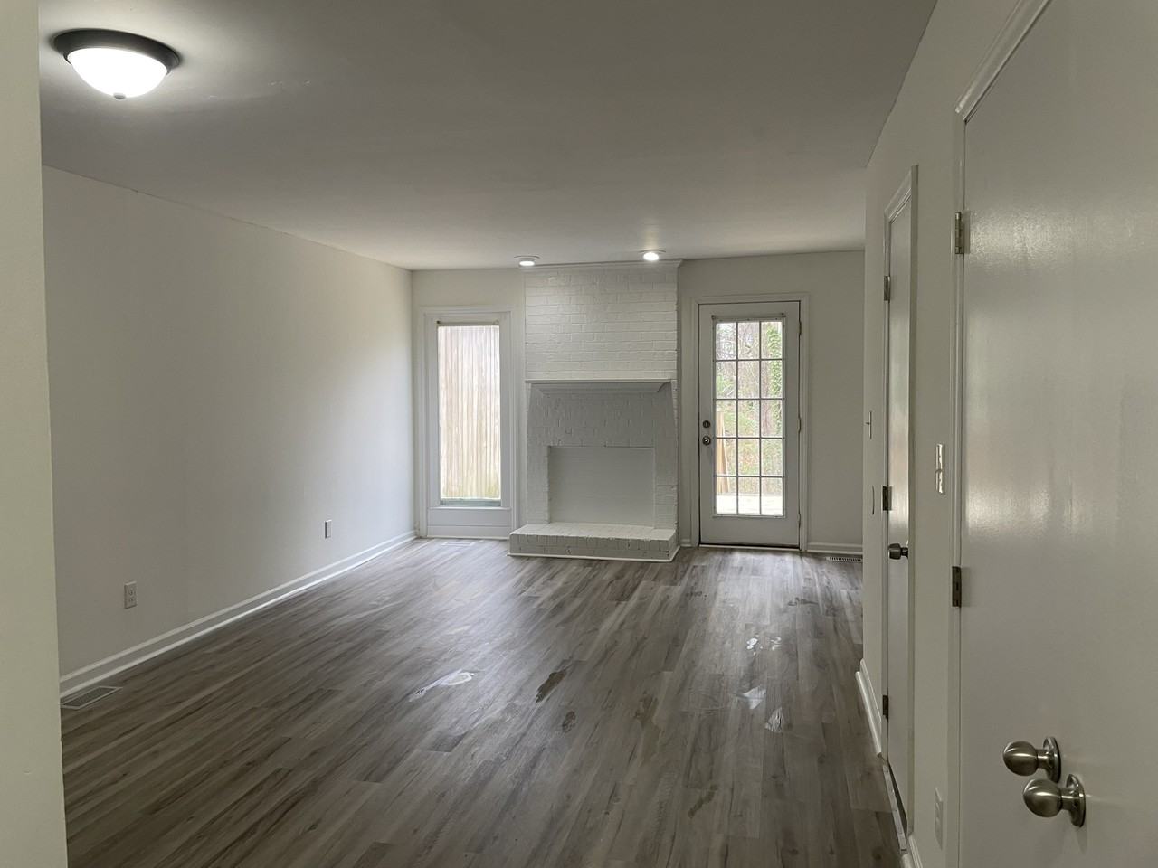 6909 Glendower Rd #B - Photo 7 of 32