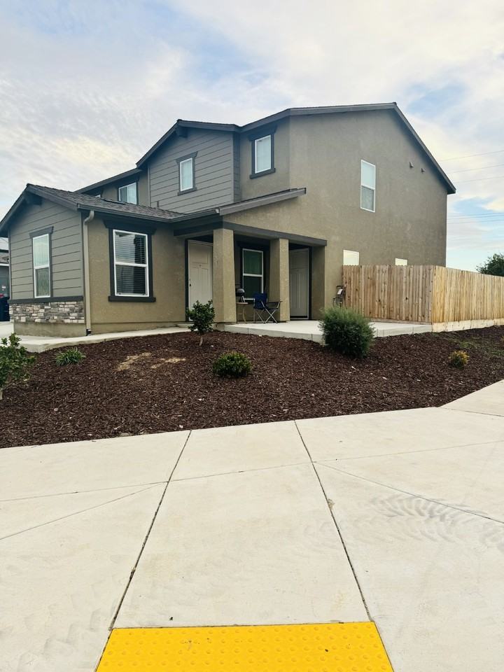 322 Rubicon Ct - Photo 2 of 2