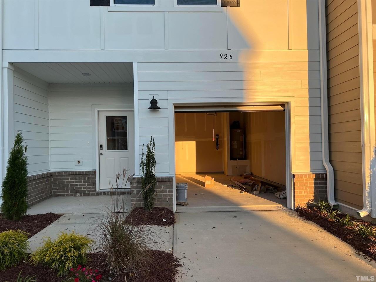 926 Clearhaven Ln - Photo 3 of 16