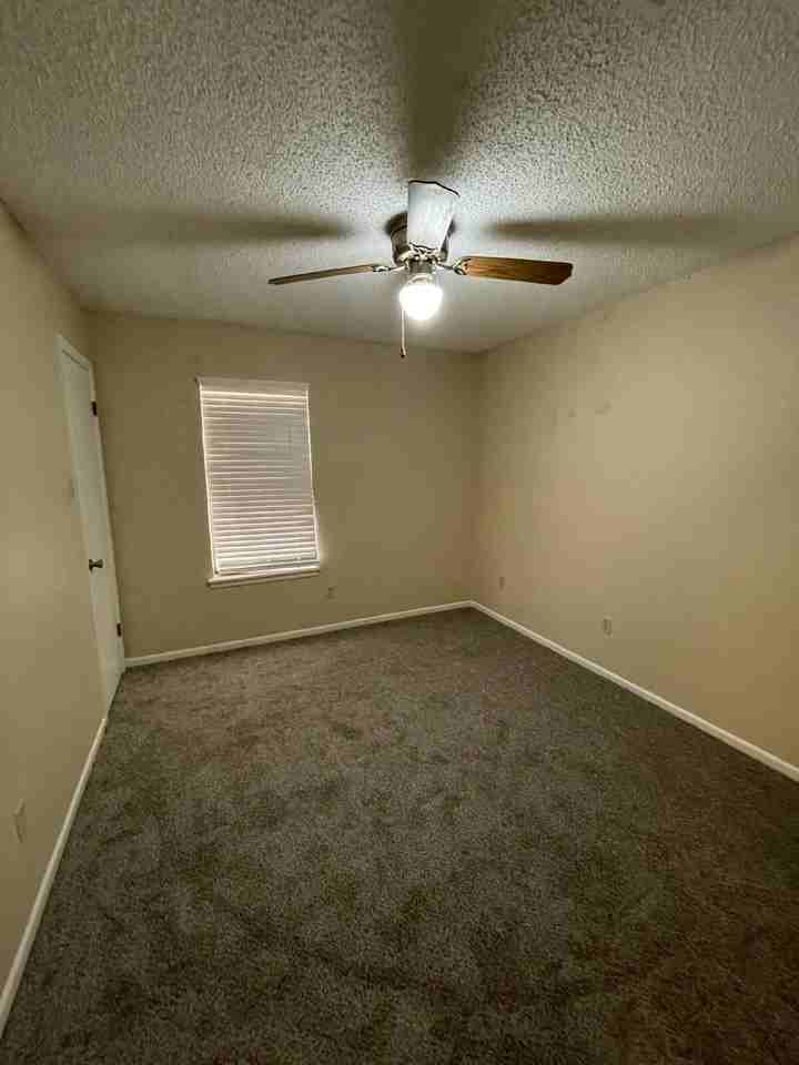 5917 13th St - Photo 6 of 10