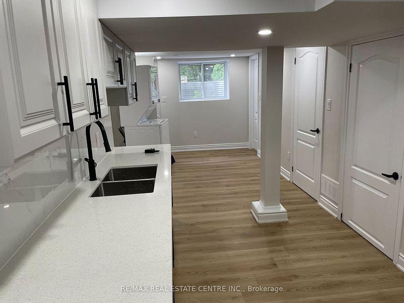 37 Edgemont Dr - Photo 4 of 9