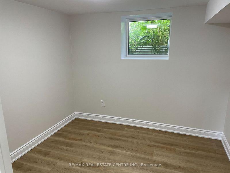 37 Edgemont Dr - Photo 7 of 9