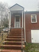 825 N Jackson St #1 - Photo 3 of 10