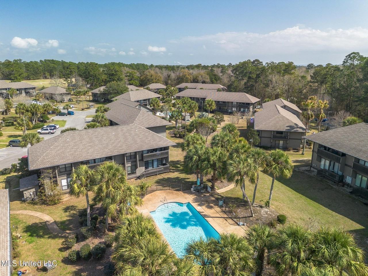 125 Lanai Vlg - Photo 3 of 17