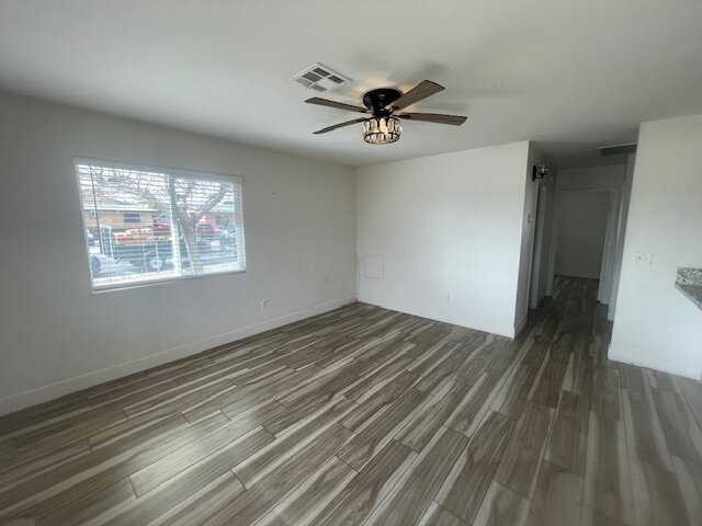 2044 Harvard St Apt A - Photo 3 of 10