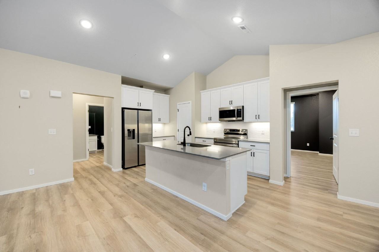 563 Vicot Way #E - Photo 2 of 20