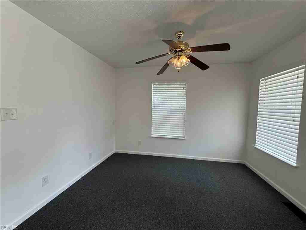 400 W 30th St - Photo 5 of 13