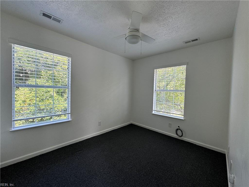 400 W 30th St - Photo 6 of 13