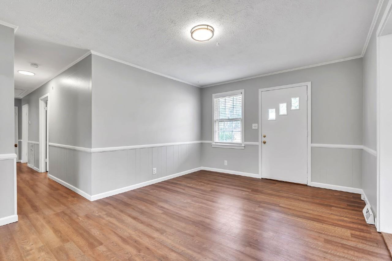 107 River Road Cir - Photo 3 of 26