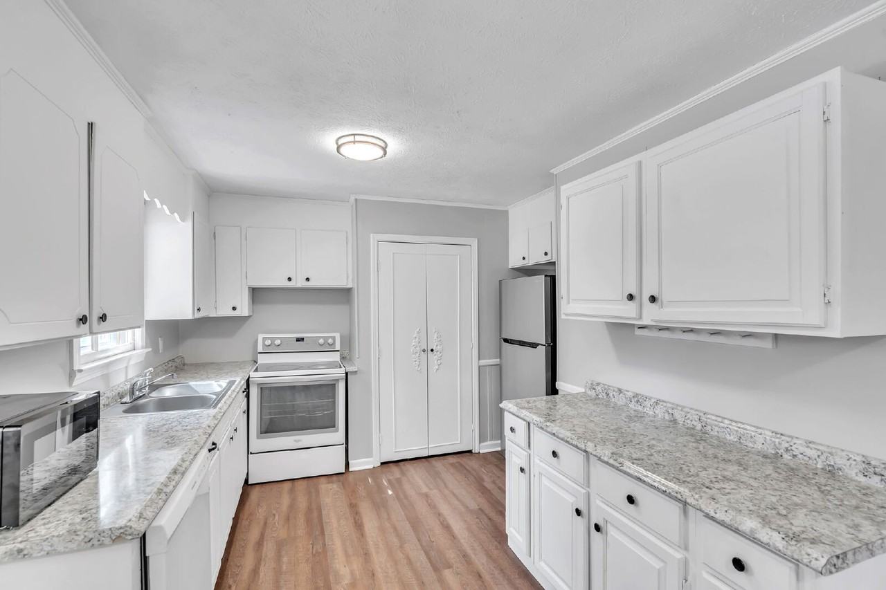 107 River Road Cir - Photo 7 of 26