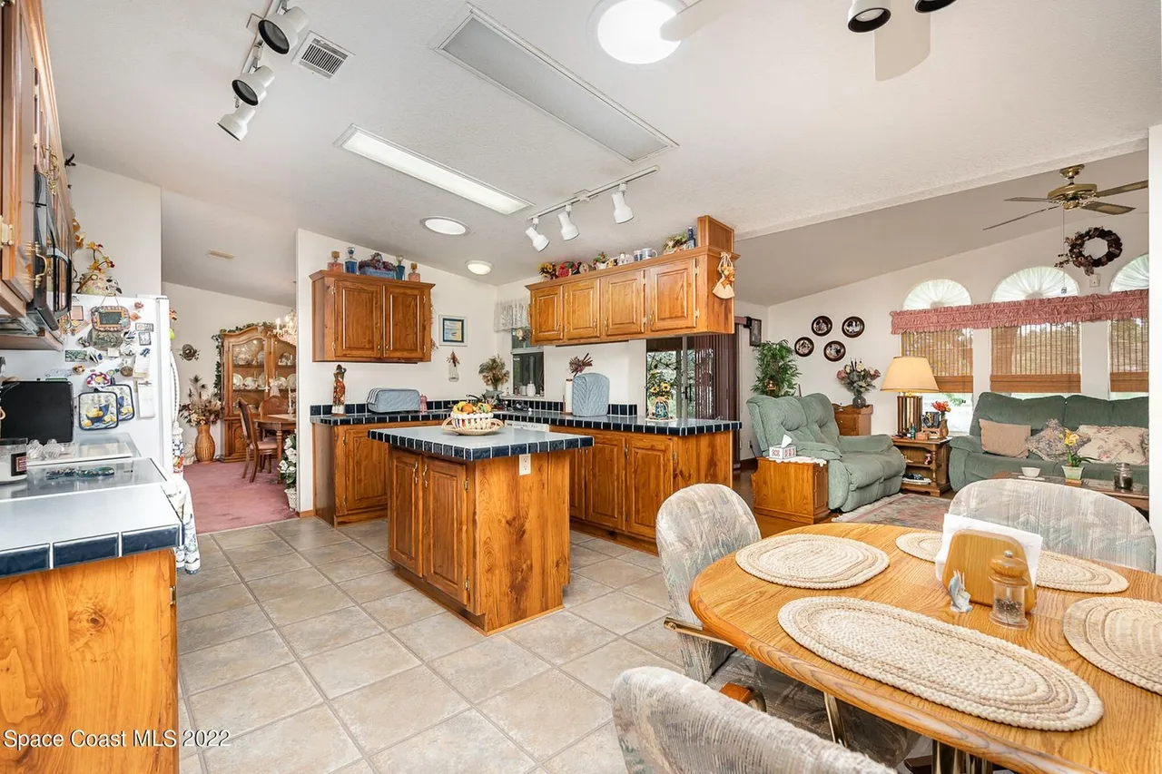 4159 Hidden Lakes Dr - Photo 5 of 23