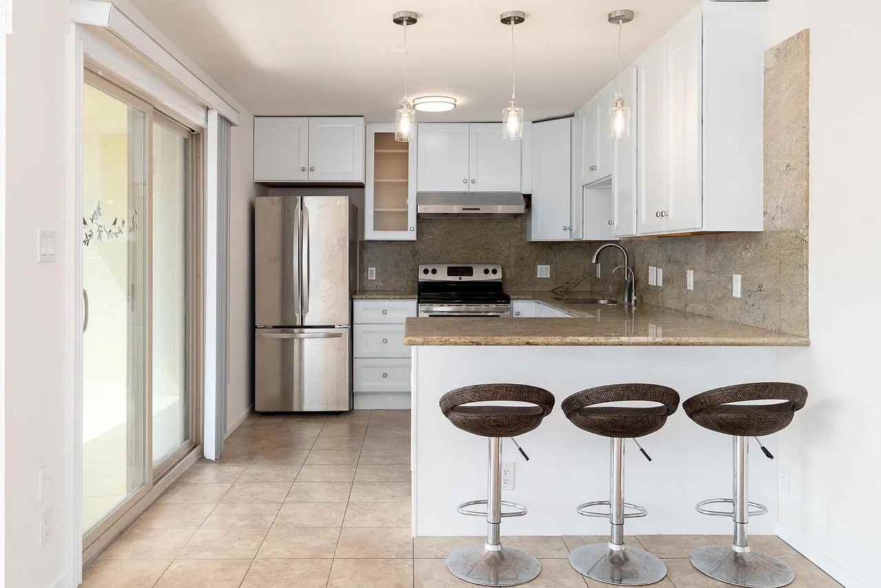 1825 Shoreline Dr - Photo 5 of 7