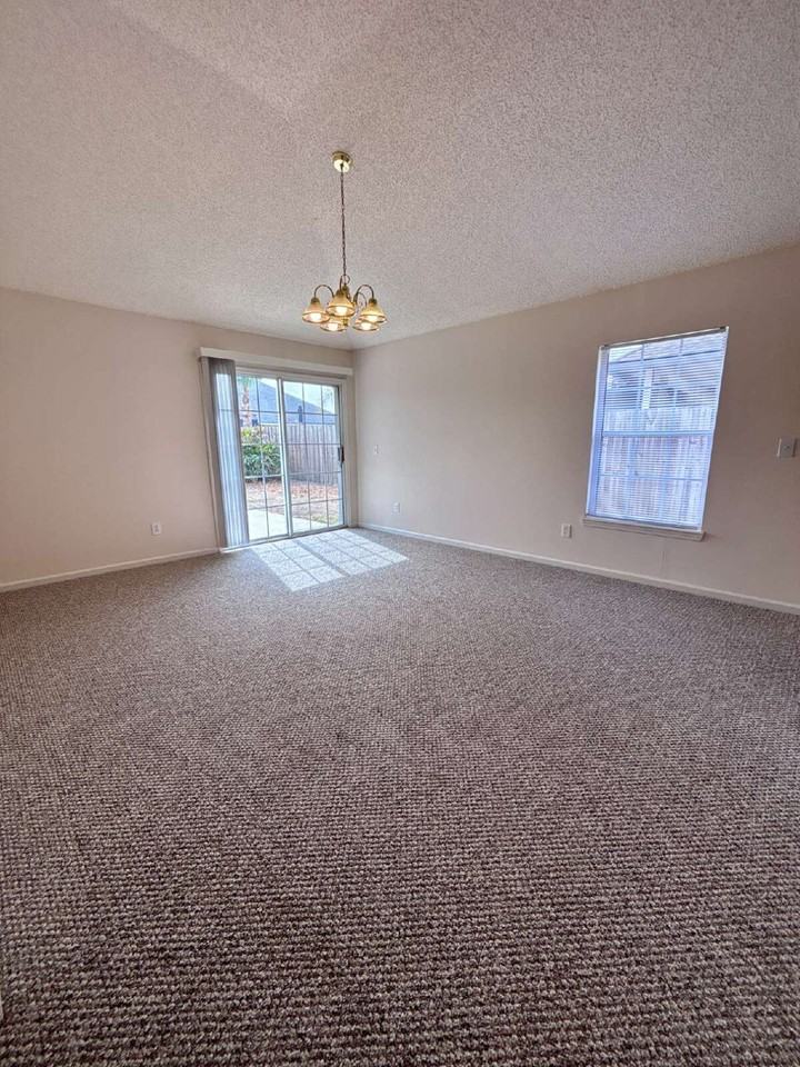 4347 Amberbrook Ct - Photo 7 of 50