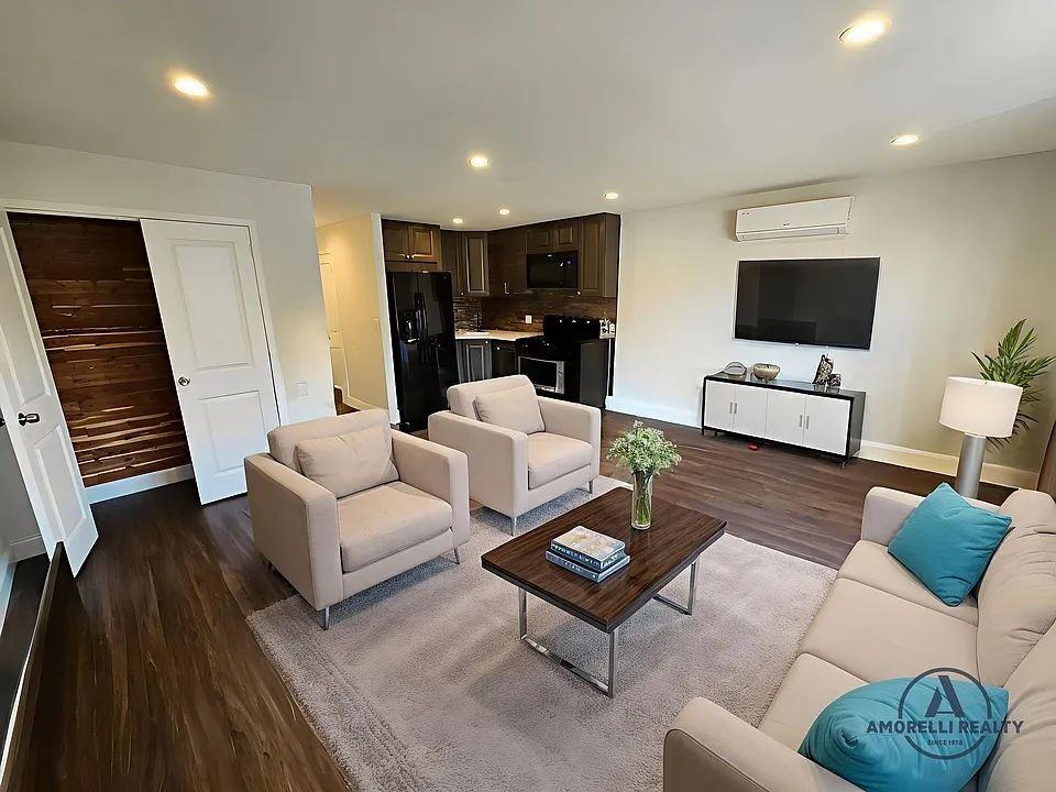 1114 Main Ave #5G - Photo 4 of 10