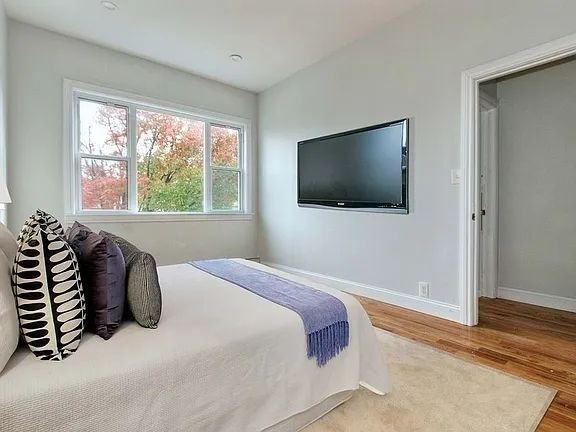 18 Danforth St #9G - Photo 4 of 6