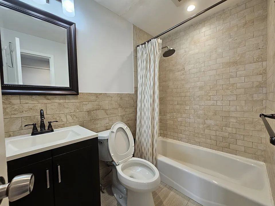 18 Danforth St #9G - Photo 6 of 6