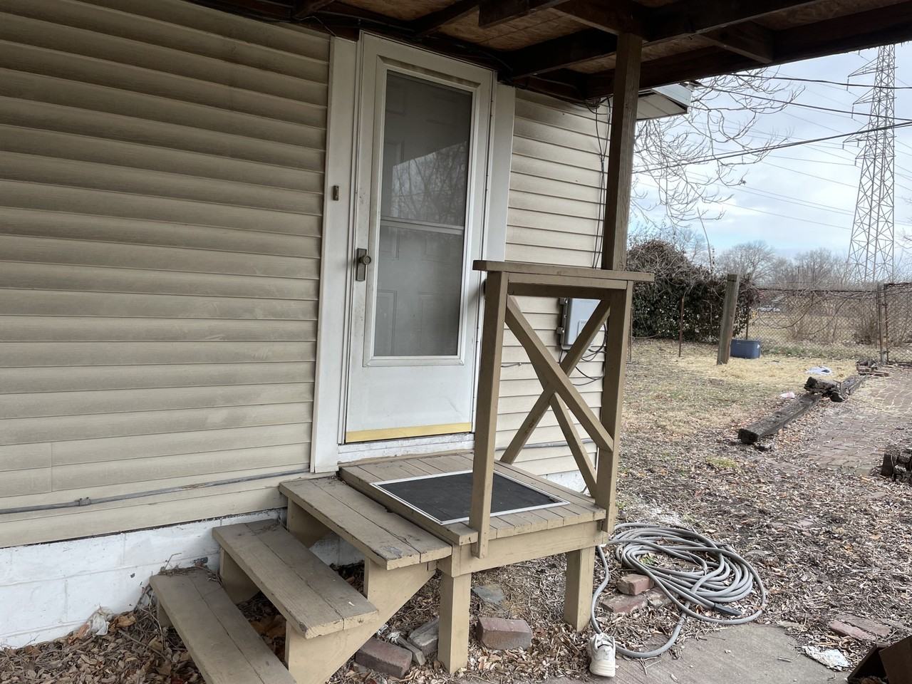 1911 Piggott Ave - Photo 3 of 12